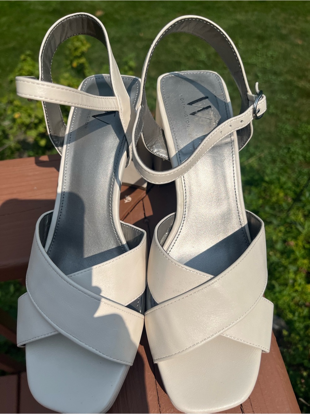Worthington Ivory/ Ecru Crisscross Slingback Block Heels. Size 9